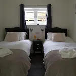 Abbey Field - Cyanacottages Holiday home