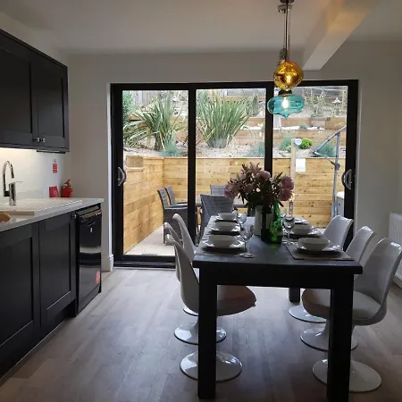 Дом отдыха Abbey Field - Cyanacottages