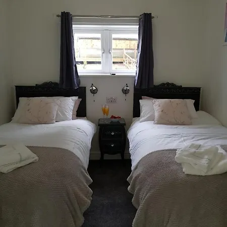 Abbey Field - Cyanacottages Holiday home